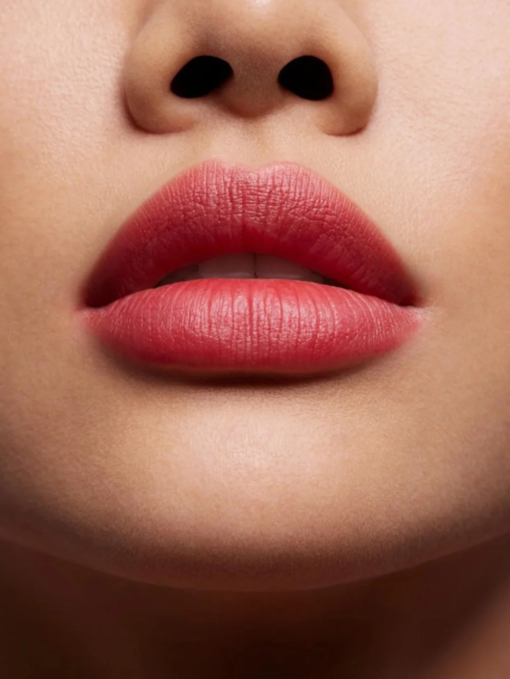 HINDASH Cosmetics -  Manifesto Rest in Roses Lipstick & Mixing Palette